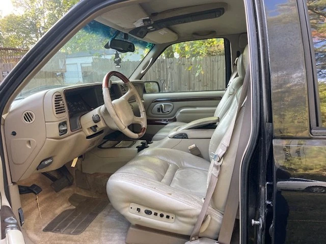 2000 Cadillac Escalade 1st Gen - Image 6 of 7