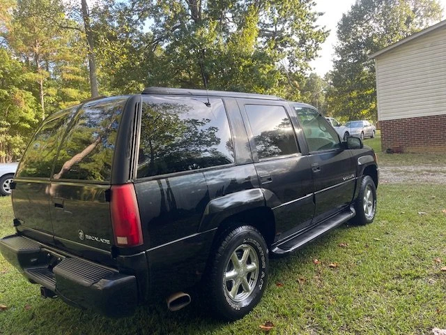 2000 Cadillac Escalade 1st Gen - Image 4 of 7