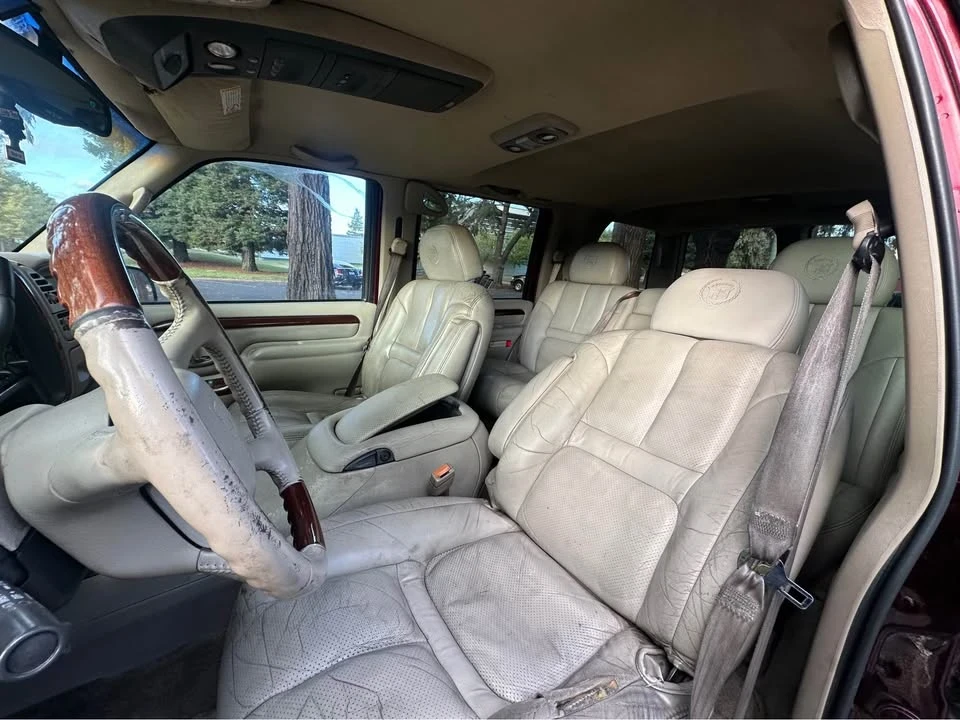 2000 Cadillac Escalade 1st Gen - Image 14 of 17