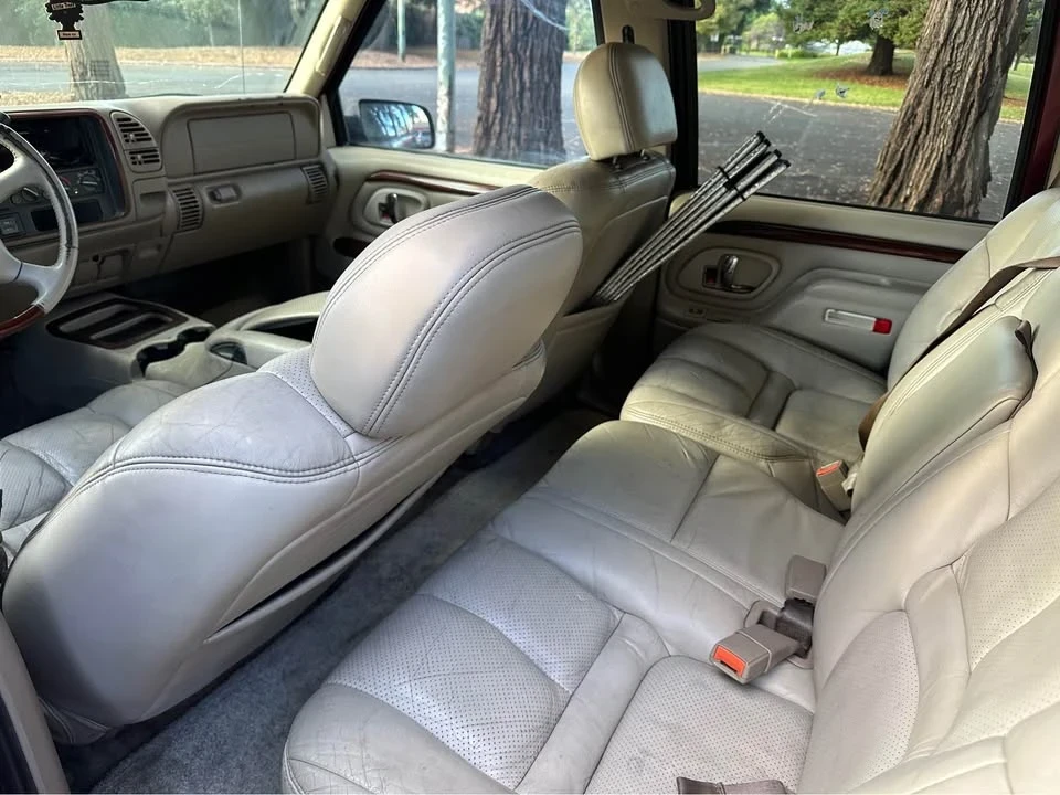 2000 Cadillac Escalade 1st Gen - Image 16 of 17