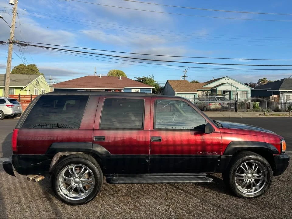 2000 Cadillac Escalade 1st Gen - Image 8 of 17