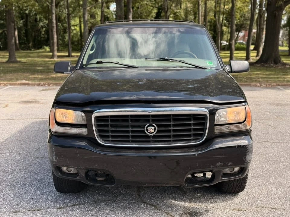 2000 Cadillac Escalade 1st Gen - Image 8 of 11
