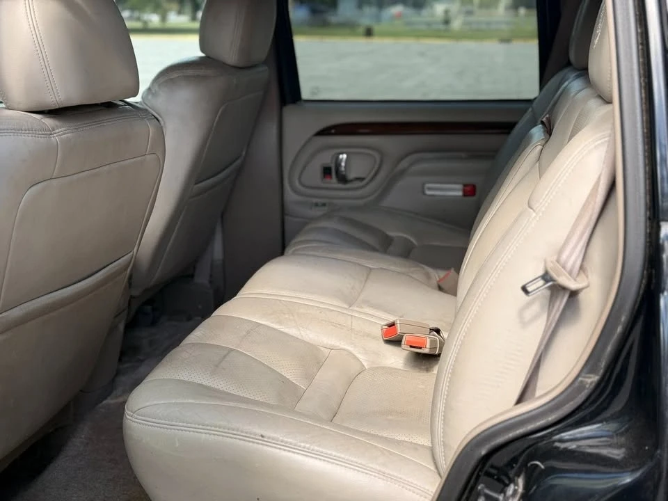 2000 Cadillac Escalade 1st Gen - Image 10 of 11