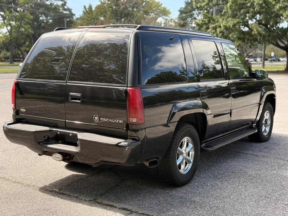 2000 Cadillac Escalade 1st Gen - Image 3 of 11