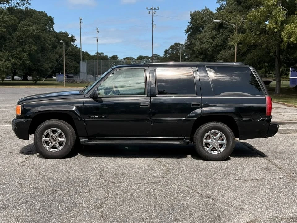 2000 Cadillac Escalade 1st Gen - Image 6 of 11