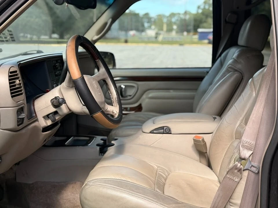 2000 Cadillac Escalade 1st Gen - Image 9 of 11