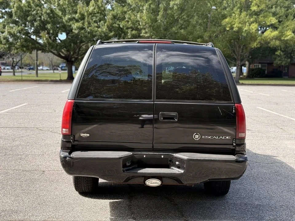 2000 Cadillac Escalade 1st Gen - Image 4 of 11