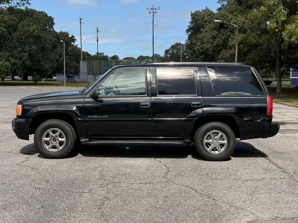 2000 Cadillac Escalade 1st Gen - Image 6 of 11