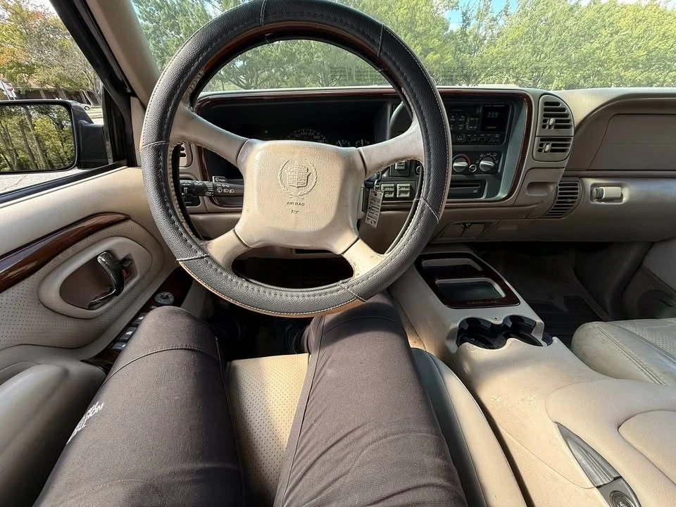 2000 Cadillac Escalade 1st Gen - Image 11 of 11