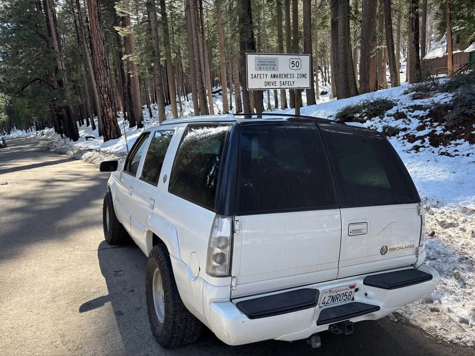 2000 Cadillac Escalade 1st Gen - Image 4 of 4