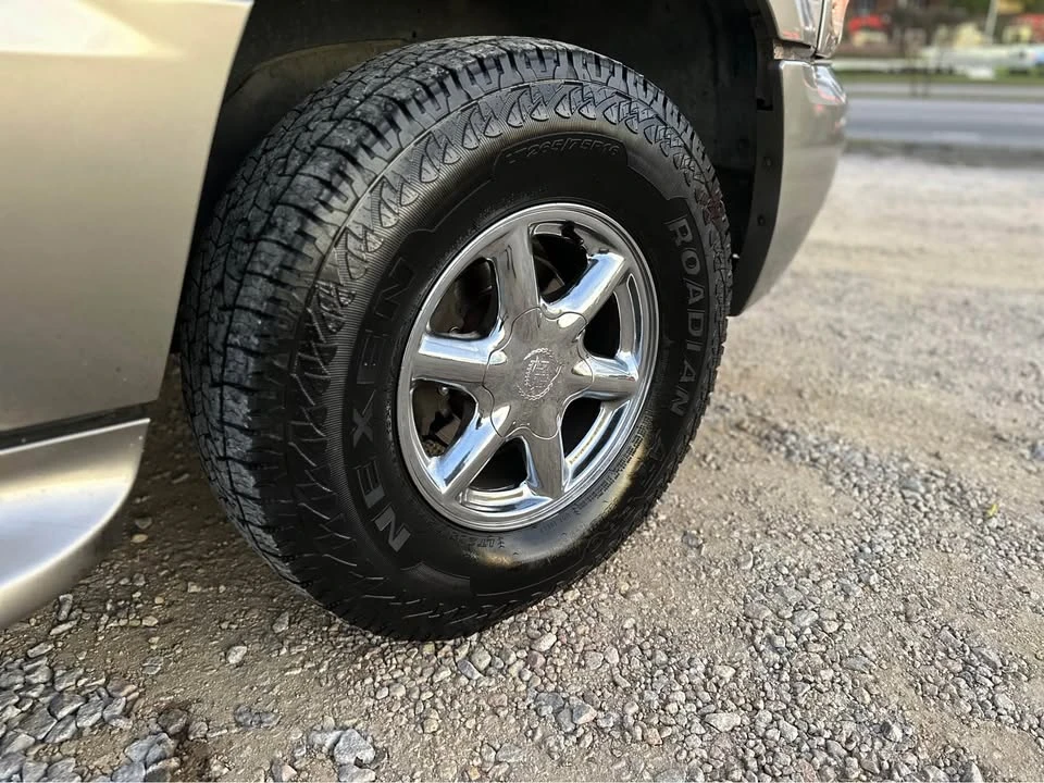 2000 Cadillac Escalade 1st Gen - Image 12 of 18