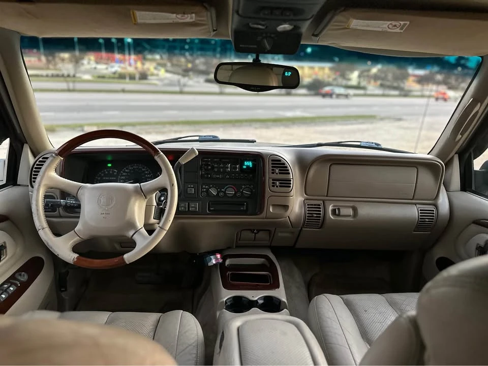 2000 Cadillac Escalade 1st Gen - Image 3 of 18