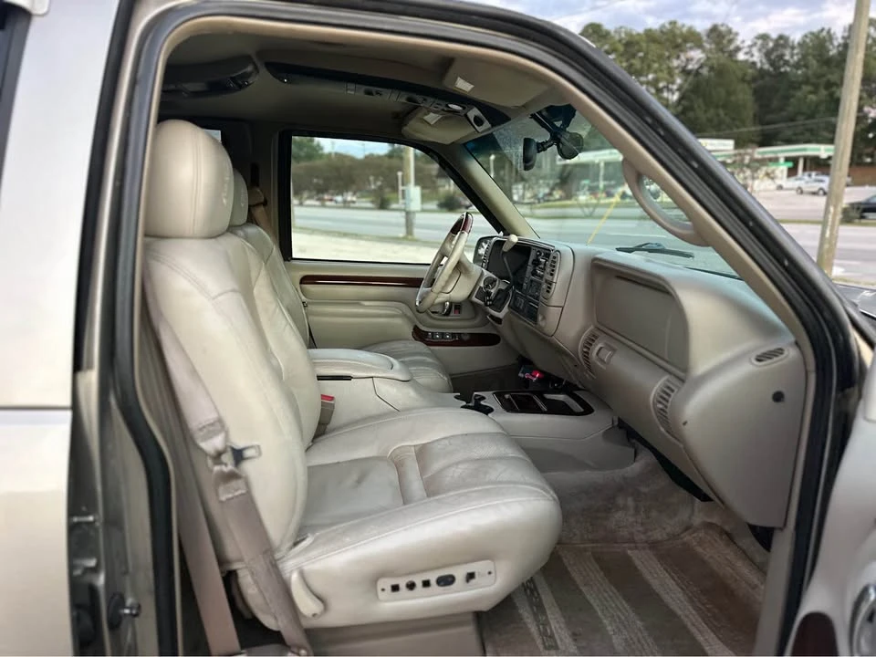 2000 Cadillac Escalade 1st Gen - Image 6 of 18