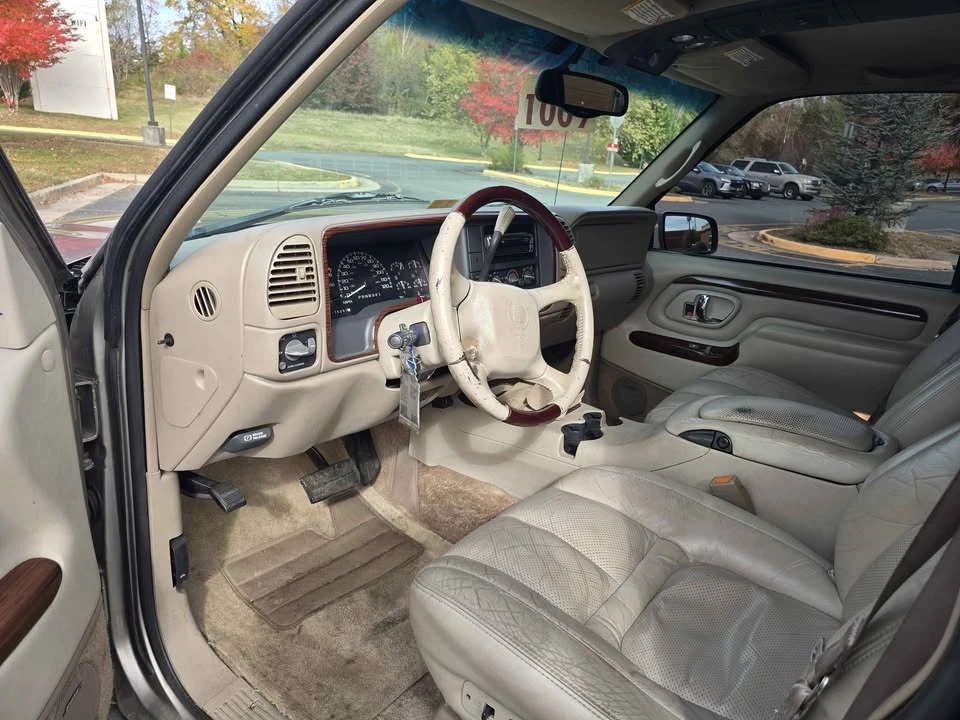 2000 Cadillac Escalade 1st Gen - Image 7 of 12