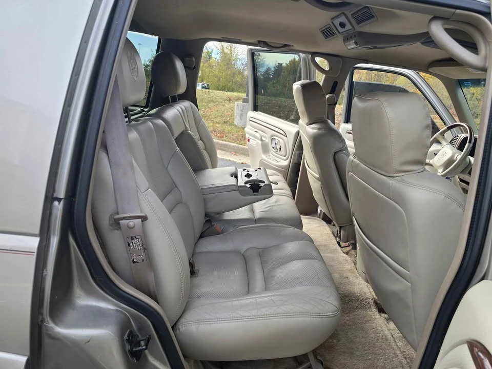 2000 Cadillac Escalade 1st Gen - Image 12 of 12