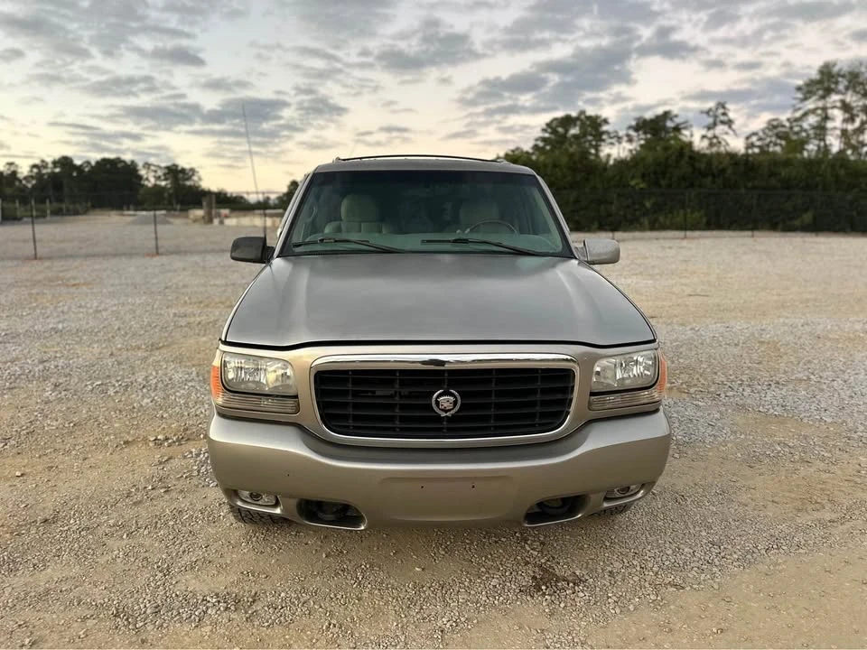 2000 Cadillac Escalade 1st Gen - Image 11 of 11