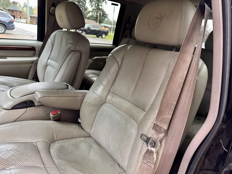 2000 Cadillac Escalade 1st Gen - Image 4 of 9