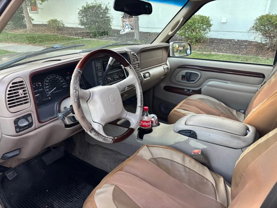 2000 Cadillac Escalade 1st Gen - Image 6 of 7