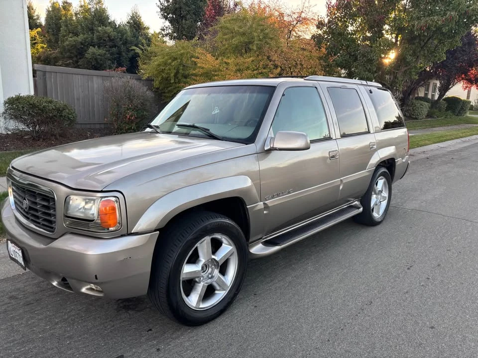 2000 Cadillac Escalade 1st Gen - Image 4 of 7