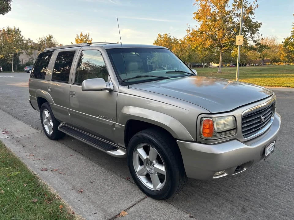 2000 Cadillac Escalade 1st Gen - Image 5 of 7