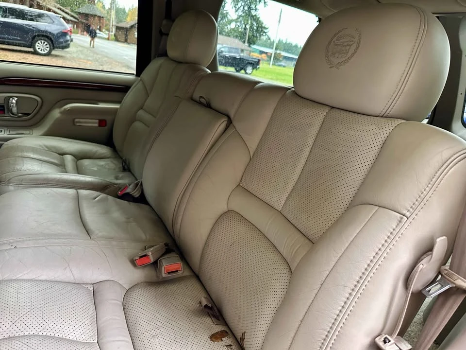 2000 Cadillac Escalade 1st Gen - Image 5 of 9