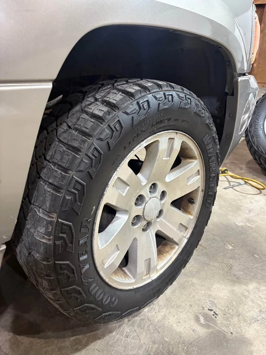 2000 Cadillac Escalade 1st Gen - Image 9 of 11