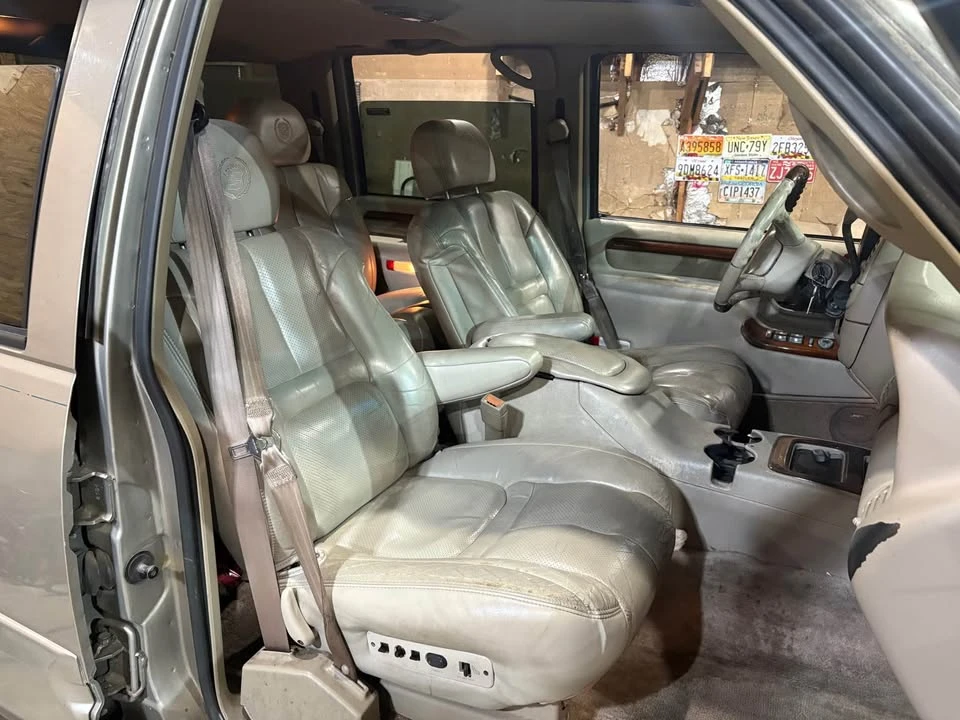 2000 Cadillac Escalade 1st Gen - Image 6 of 11