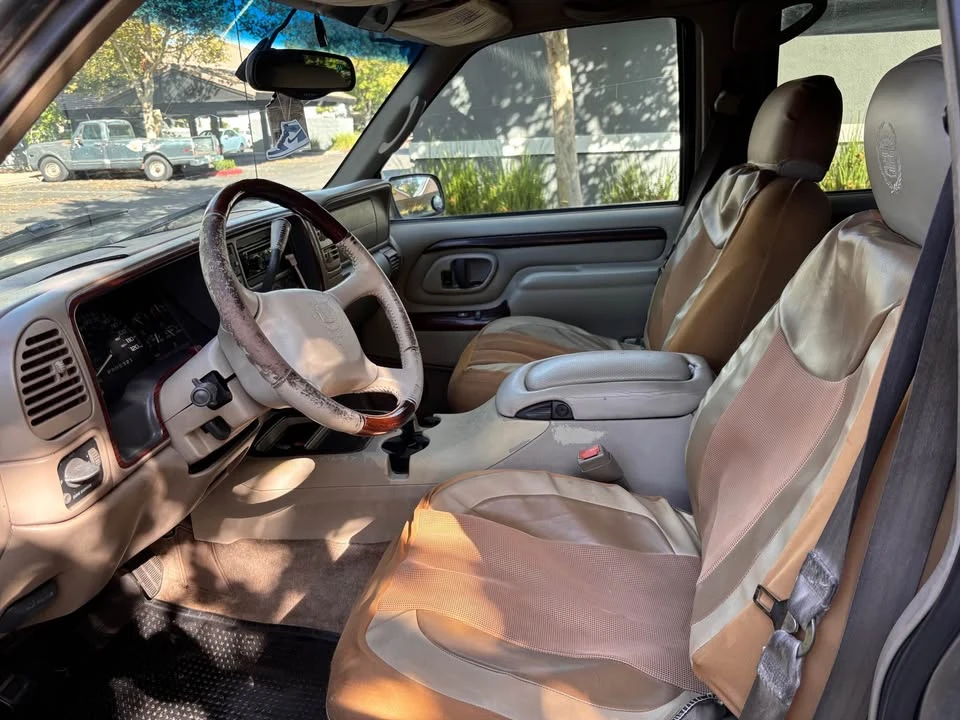 2000 Cadillac Escalade 1st Gen - Image 6 of 6