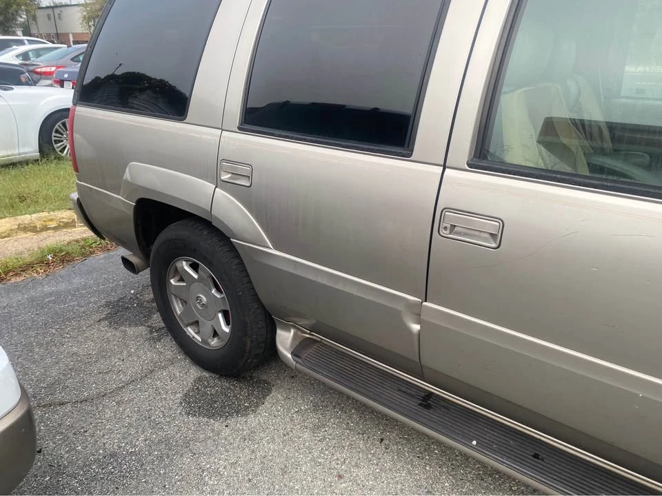 2000 Cadillac Escalade 1st Gen - Image 5 of 6