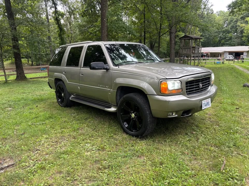 2000 Cadillac Escalade 1st Gen - Image 5 of 17
