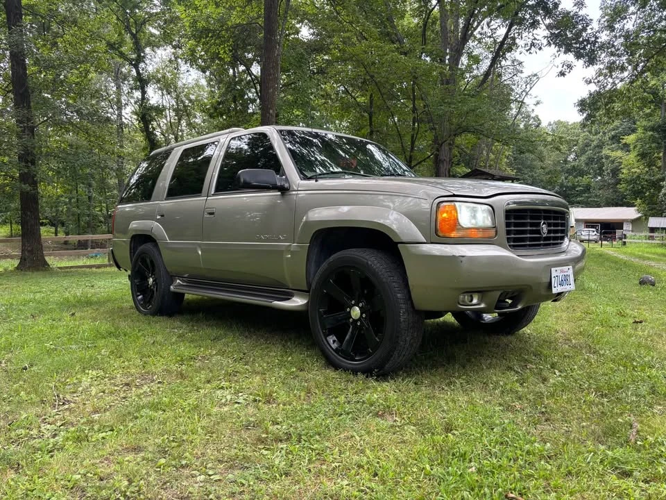 2000 Cadillac Escalade 1st Gen - Image 6 of 17