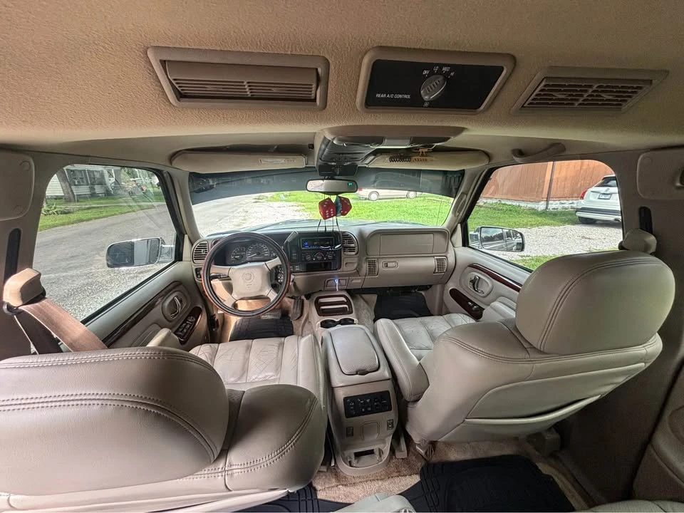 2000 Cadillac Escalade 1st Gen - Image 14 of 17