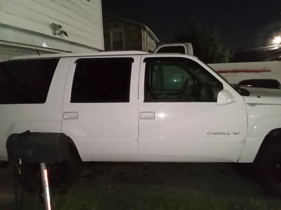 2000 Cadillac Escalade 1st Gen - Image 7 of 7