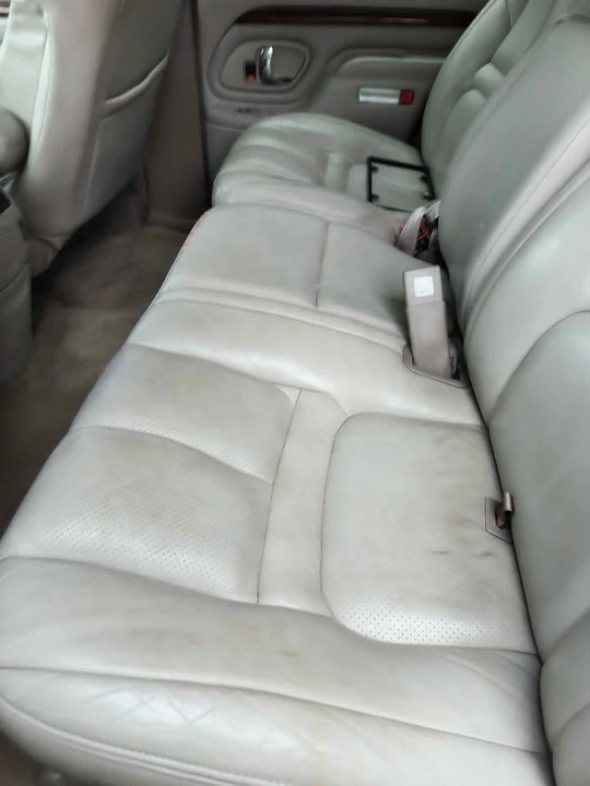 2000 Cadillac Escalade 1st Gen - Image 6 of 7