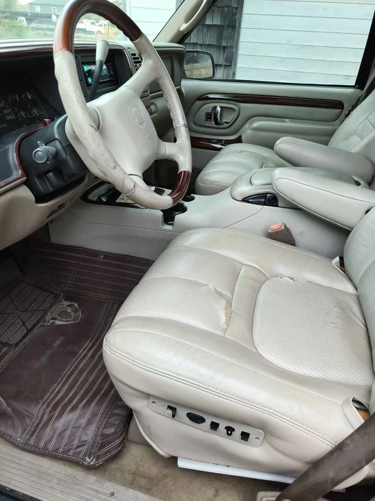 2000 Cadillac Escalade 1st Gen - Image 5 of 7