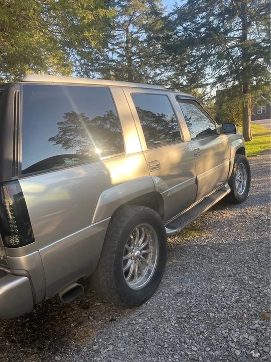 2000 Cadillac Escalade 1st Gen - Image 6 of 6