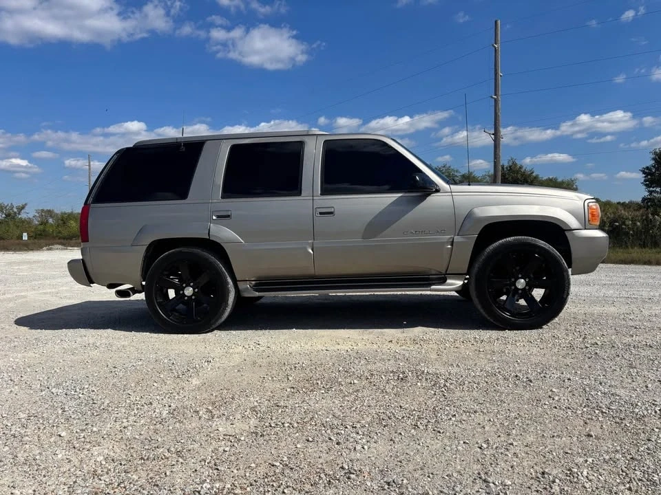 2000 Cadillac Escalade 1st Gen - Image 6 of 18
