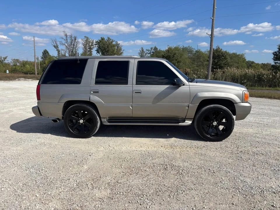 2000 Cadillac Escalade 1st Gen - Image 5 of 18