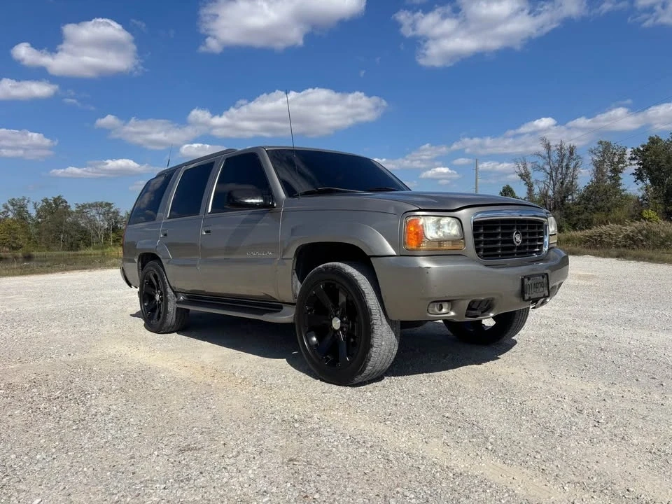 2000 Cadillac Escalade 1st Gen - Image 4 of 18