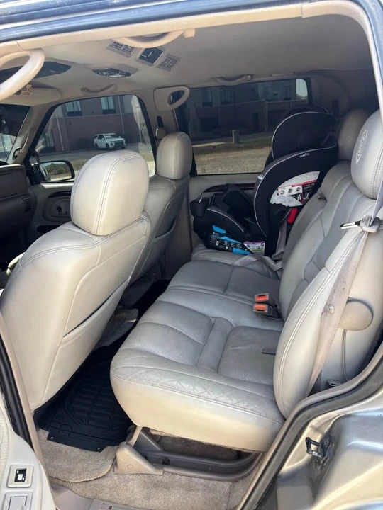 2000 Cadillac Escalade 1st Gen - Image 15 of 18