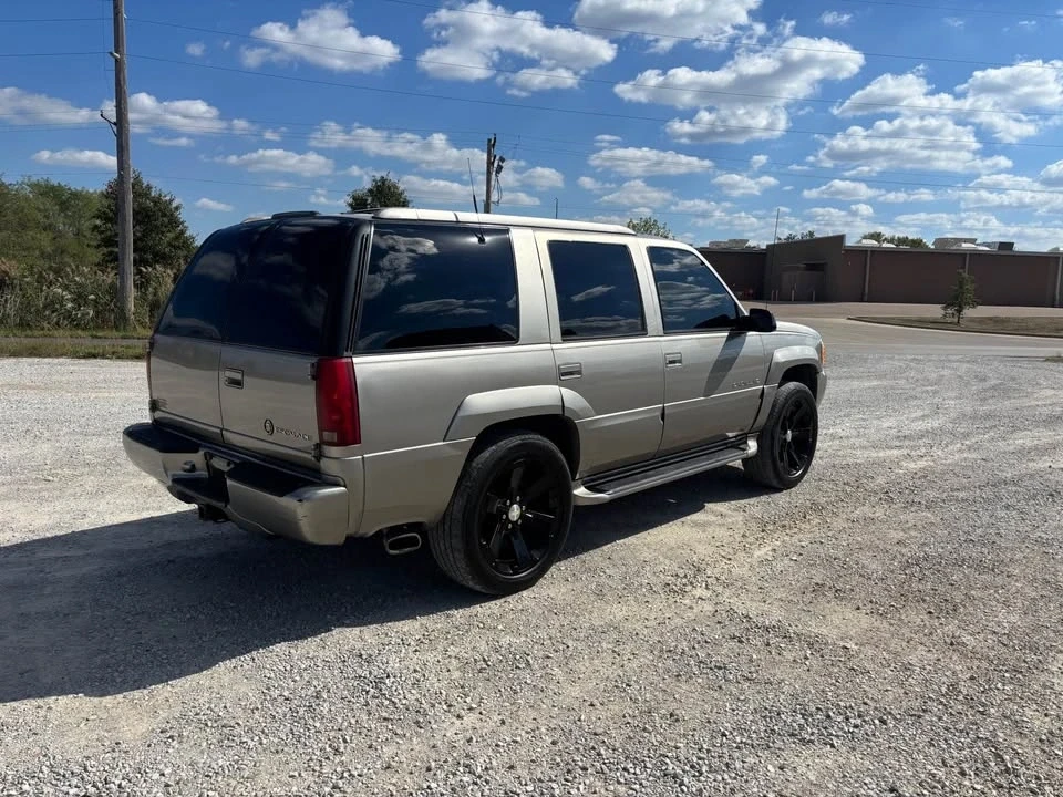 2000 Cadillac Escalade 1st Gen - Image 7 of 18