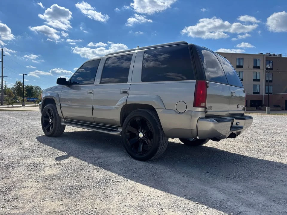 2000 Cadillac Escalade 1st Gen - Image 7 of 17