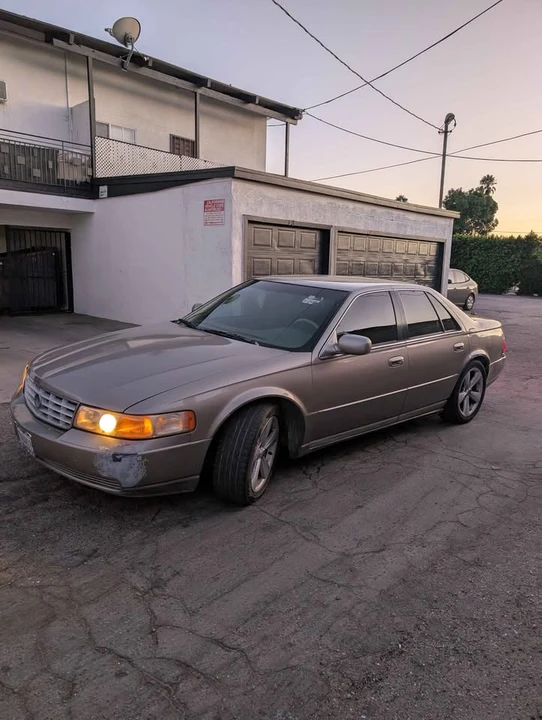 2000 Cadillac Seville - Image 2 of 10