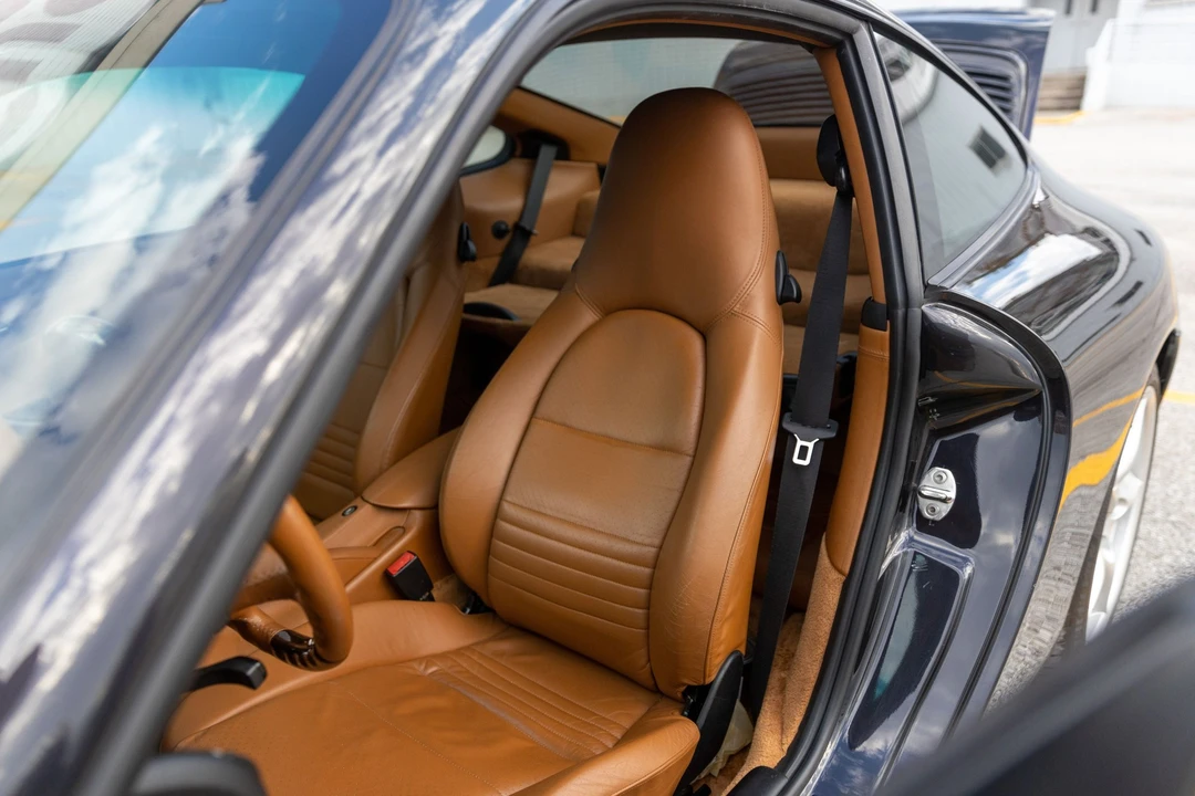 2000 Porsche 996 Carrera 4 - Image 9 of 14