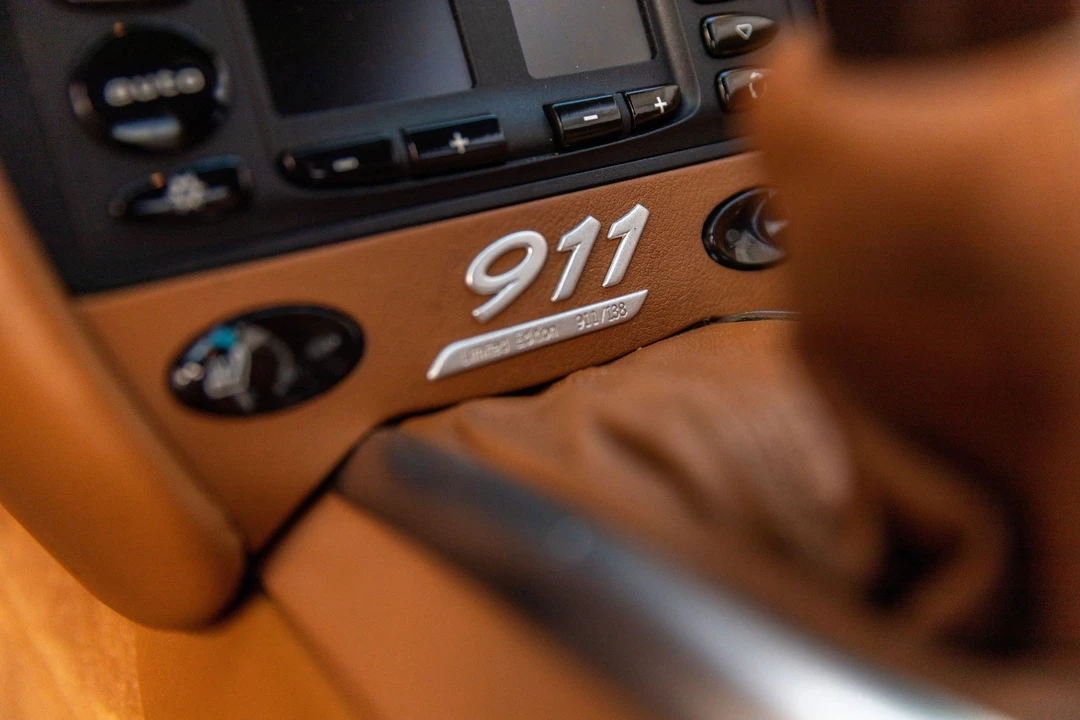 2000 Porsche 996 Carrera 4 - Image 10 of 14