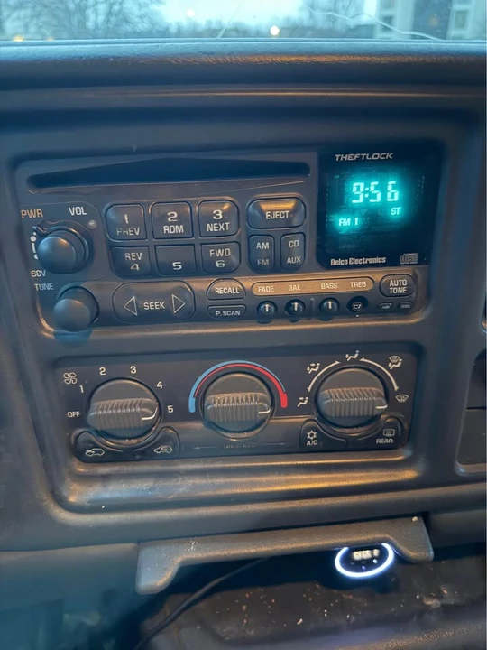 2000 Chevrolet C/K 4th Gen - Image 6 of 9