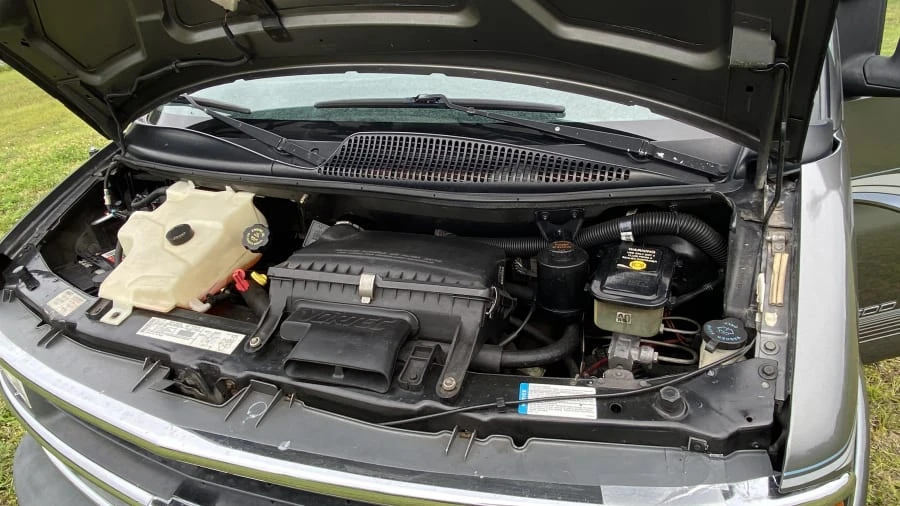 2000 Chevrolet Express - Image 16 of 21
