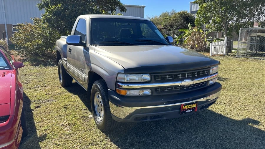 2000 Chevrolet Silverado 1st Gen - Image 3 of 6