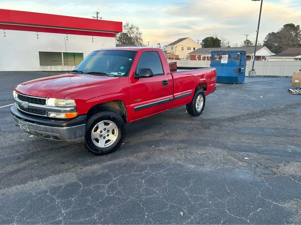 2000 Chevrolet Silverado 1st Gen - Image 2 of 3