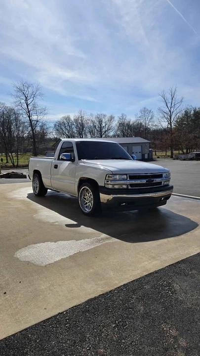 2000 Chevrolet Silverado 1st Gen - Image 2 of 18